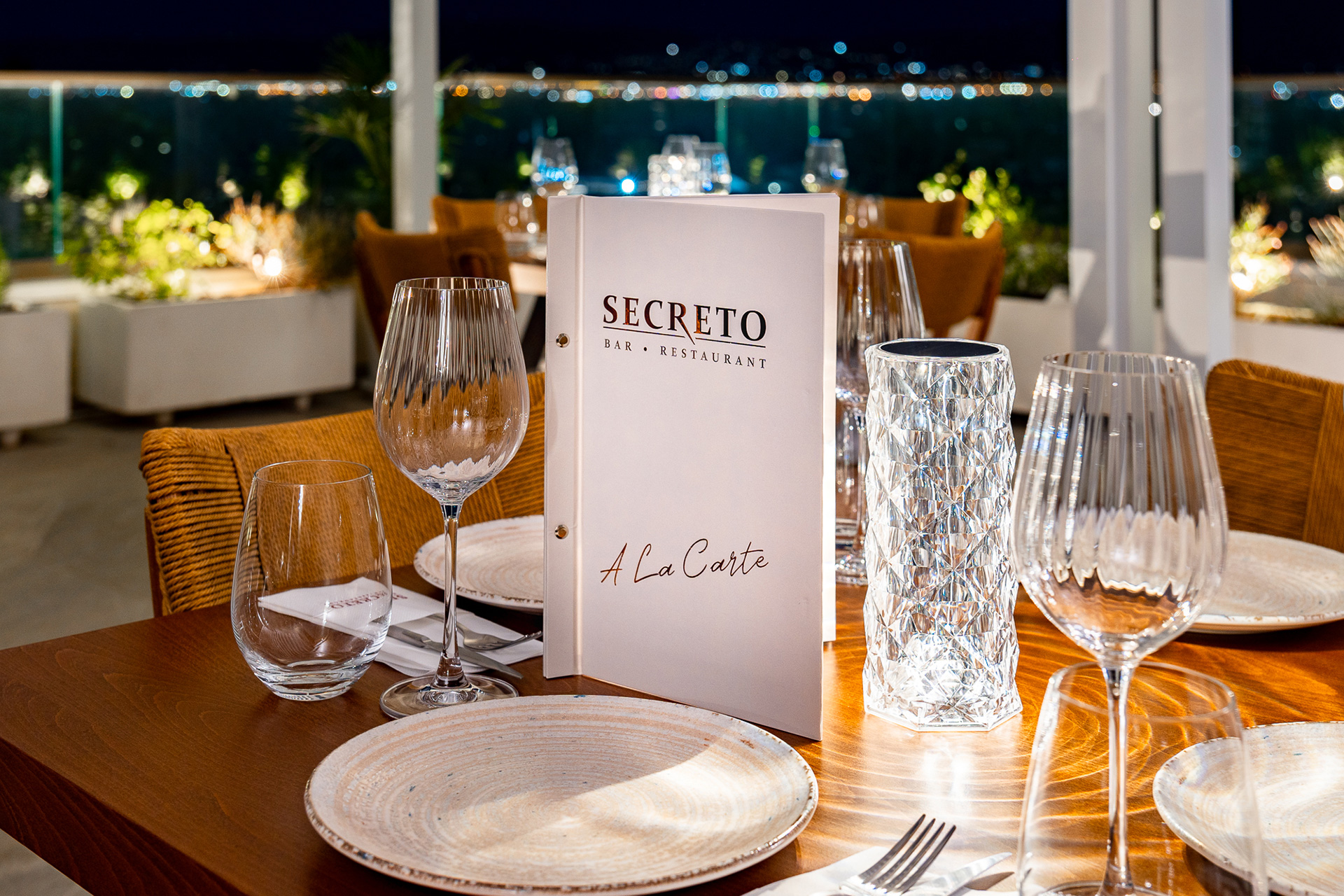 secreto_menu_and_view